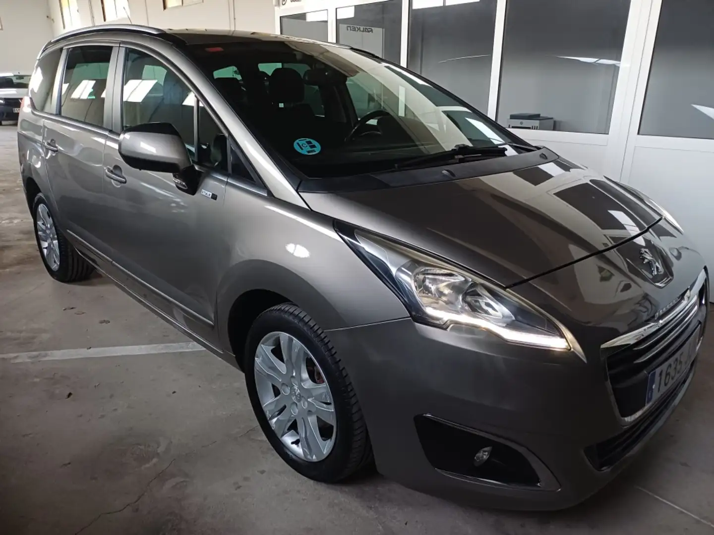 Peugeot 5008 1.6 BlueHDi Style 7 pl. EAT6 120 Gris - 2
