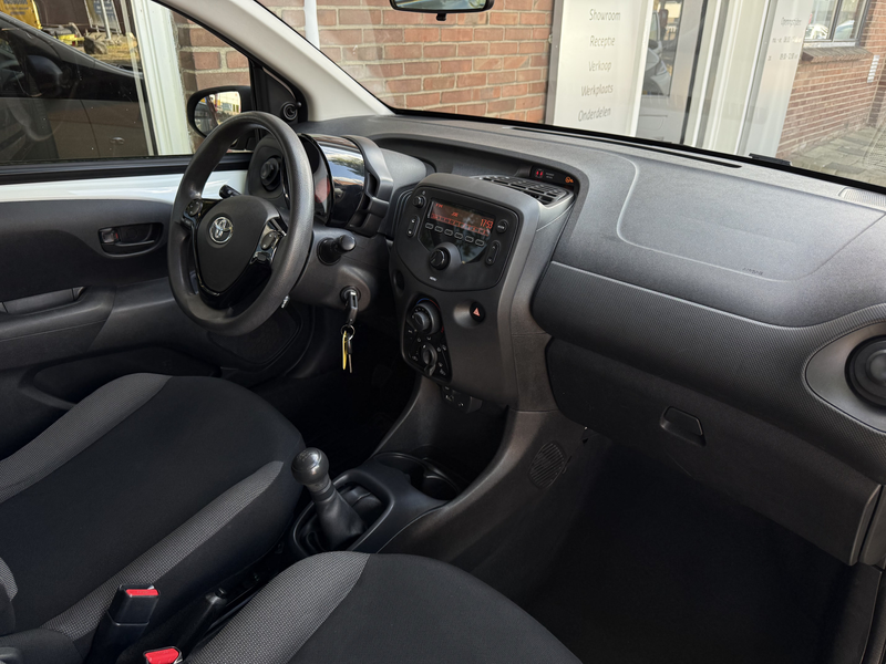 Toyota Aygo 1.0 VVT-i x-fun | airco | elektrische ramen | — photo 12