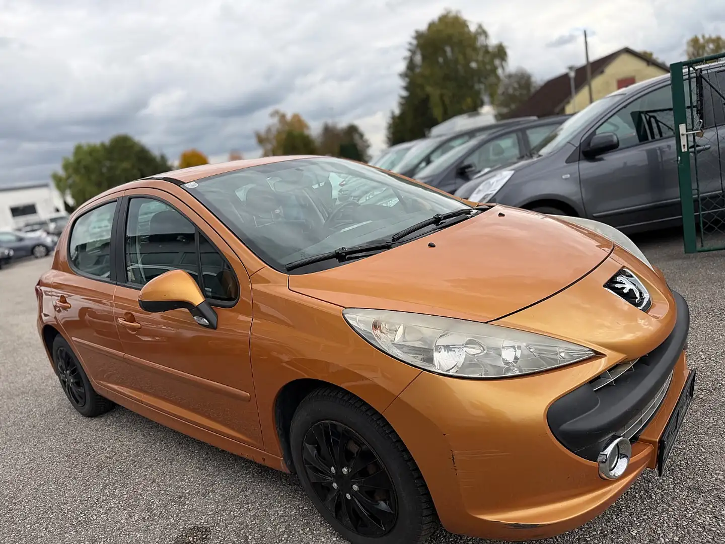 Peugeot 207 Active 1,6 HDi 90 Orange - 2