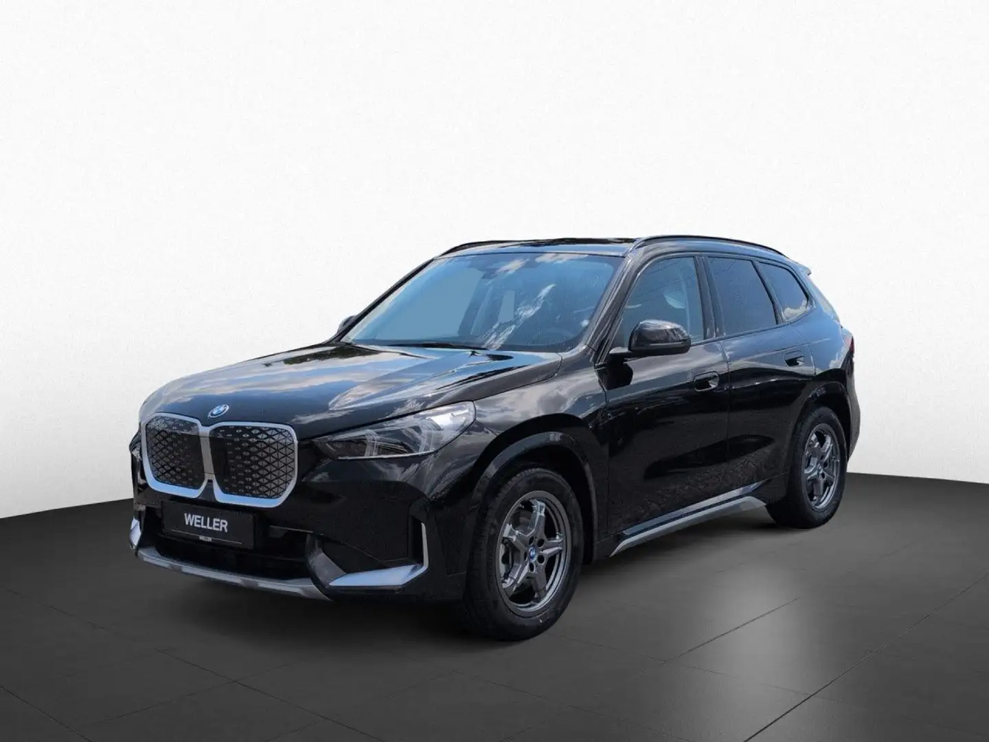 BMW iX1 xDrive30 Live+ AHK,DA PA H/K Bluetooth Navi Negro - 1