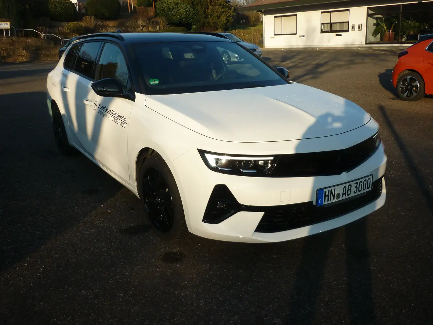 Opel Astra Sports Tourer 1.2 Turbo Automatik GS Weiß - 1