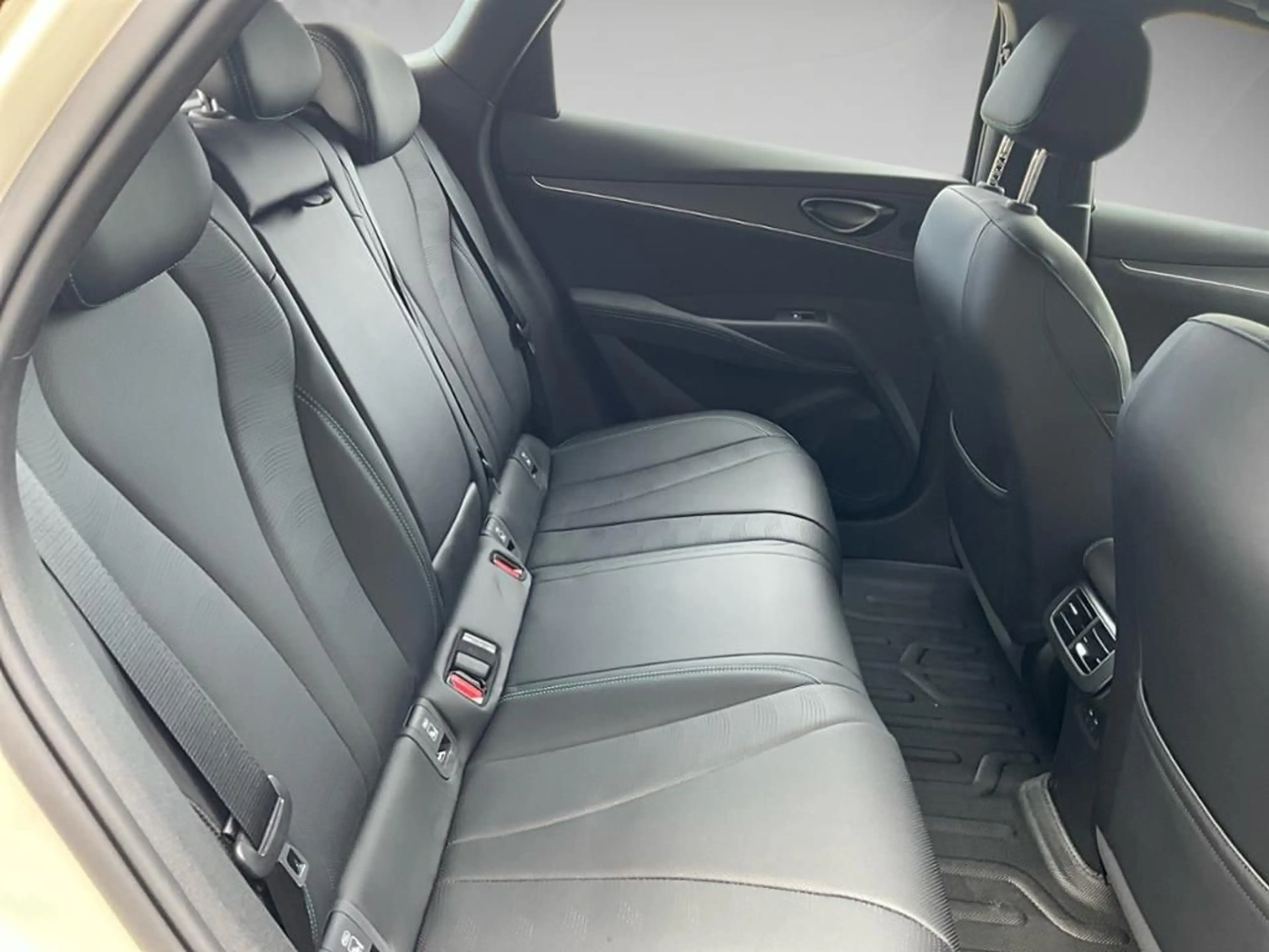 BYD Seal 6 DM-i Touring Boost 2xKlima ACC AUT HUD LM — photo 11