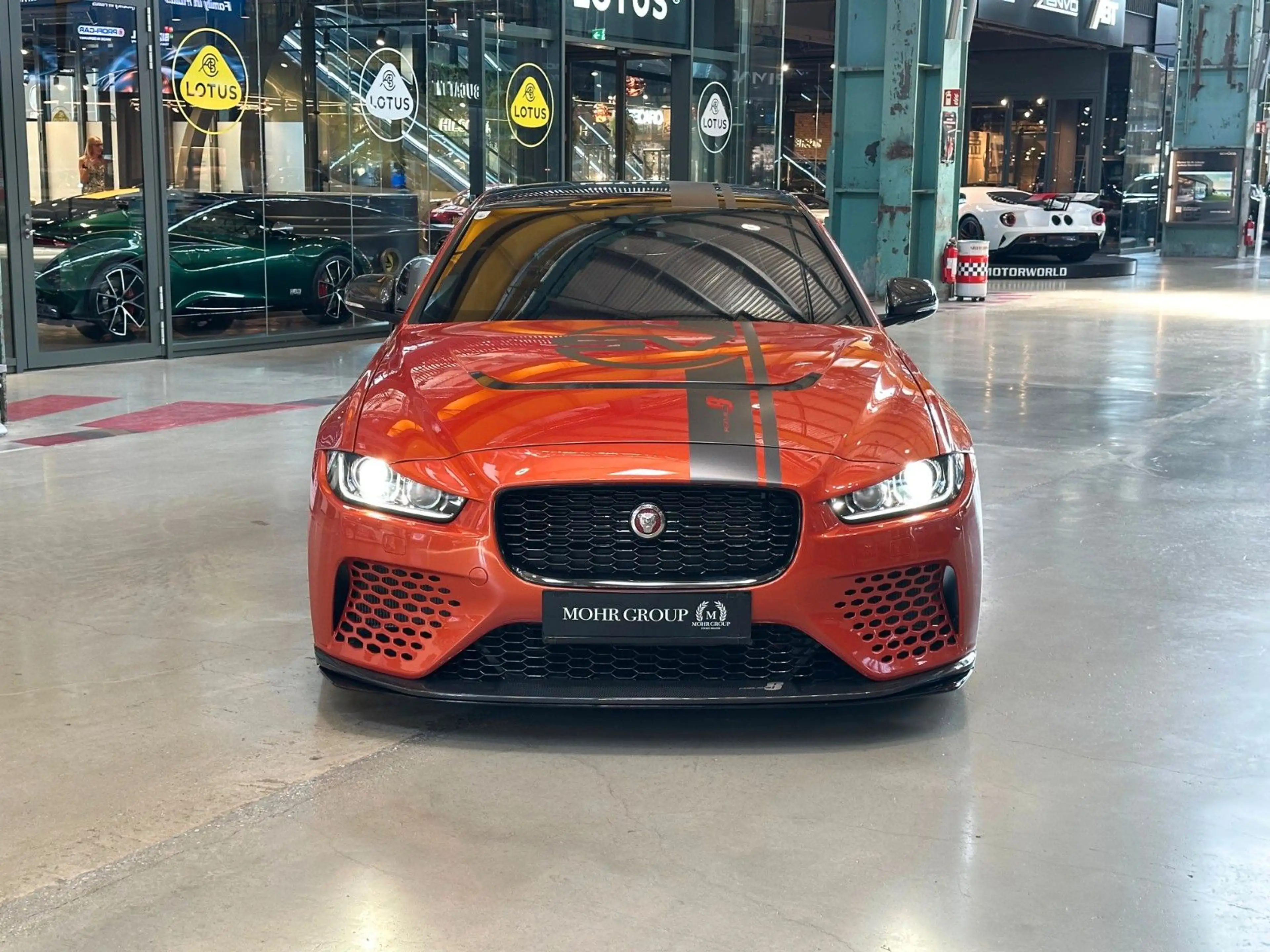 Jaguar XE SV Project 8/Track-Pack/Carbon-Ceramic-Brake — photo 3
