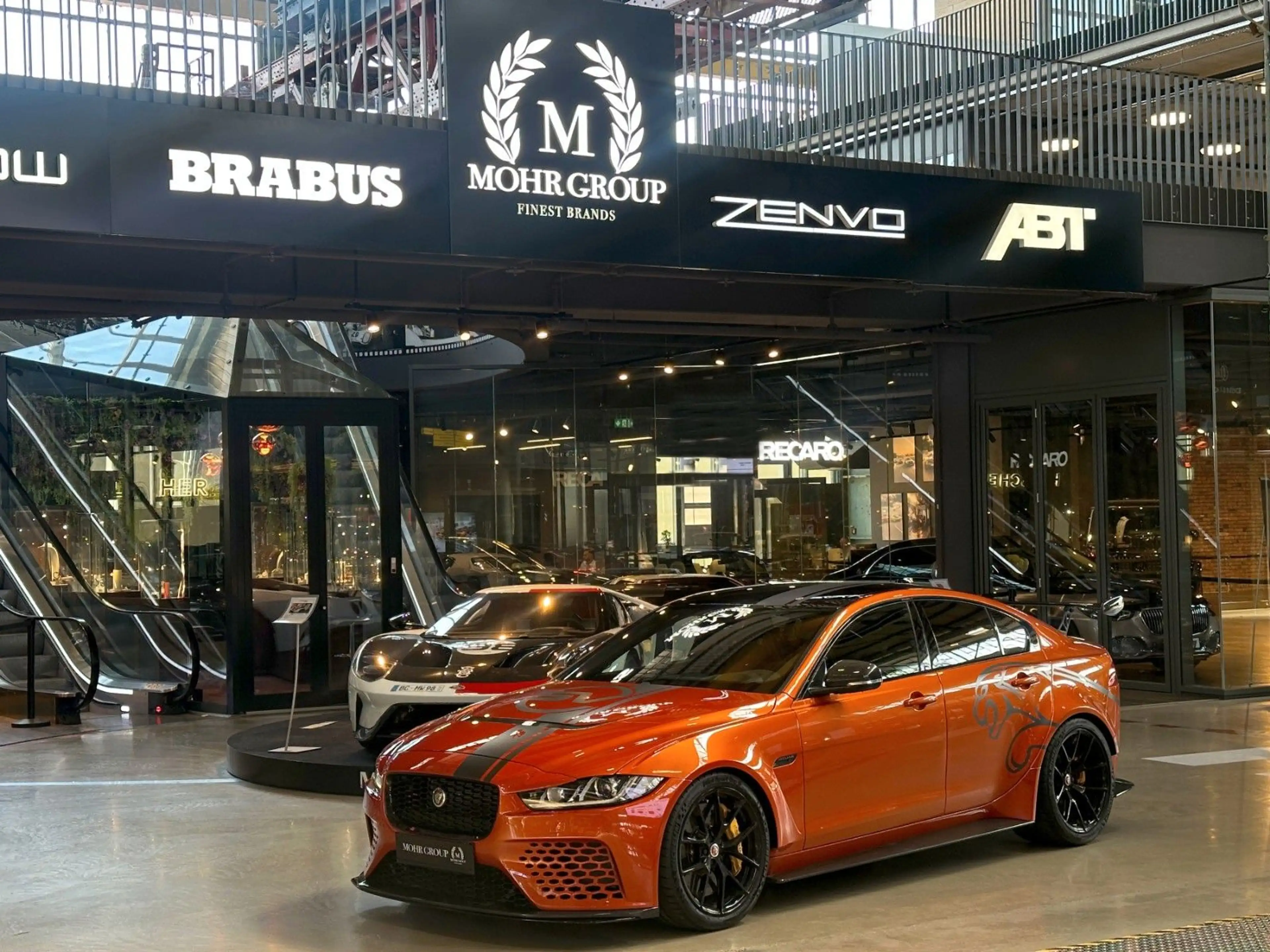 Jaguar XE SV Project 8/Track-Pack/Carbon-Ceramic-Brake