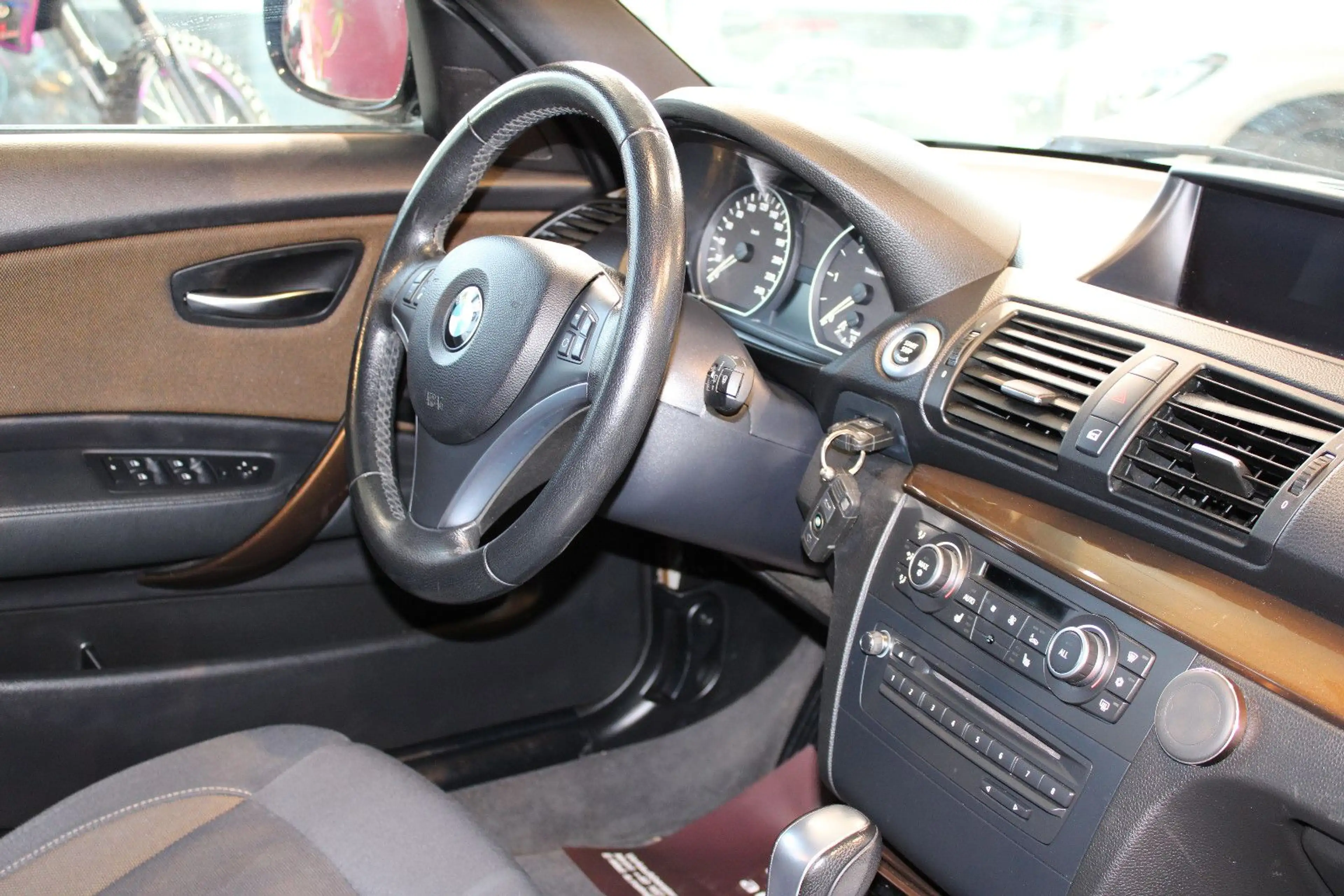 BMW 118 d Limousine Navi SHZ PDC — photo 13