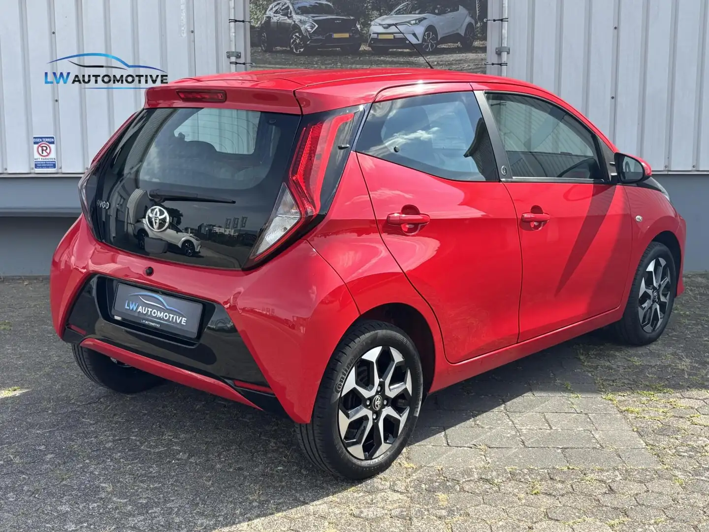 Toyota Aygo 1.0 VVT-i x-joy | 15'' velgen | Camera | Carplay Rojo - 2