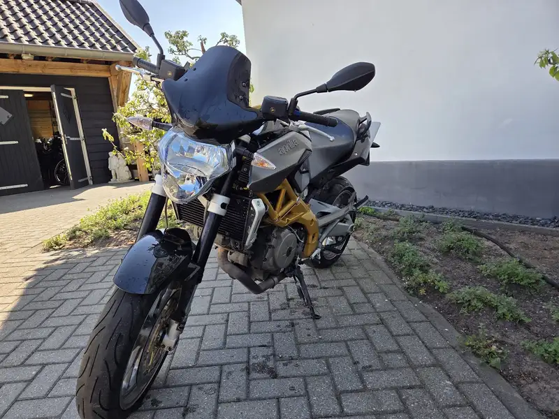 Aprilia Shiver 750 - foto 2