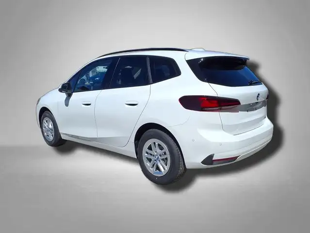 BMW 2 Series view 2