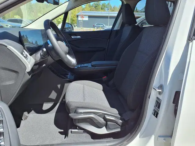 BMW 2 Series view 5