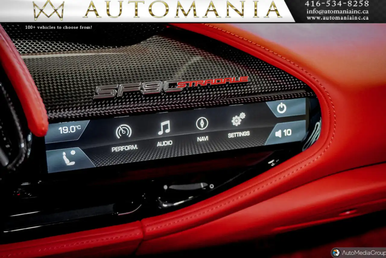 Ferrari SF90 Stradale снимка Ferrari SF90 Stradale