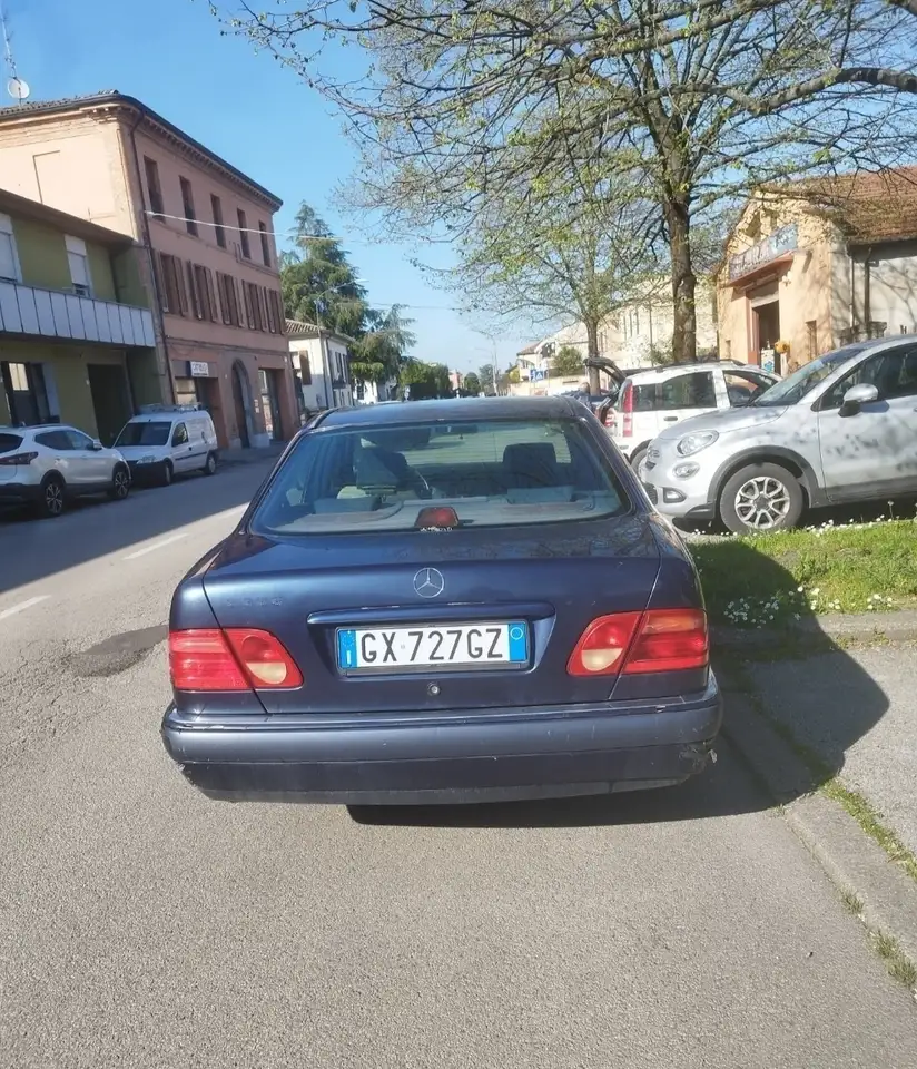 Mercedes-Benz 200 elegance, foto 6