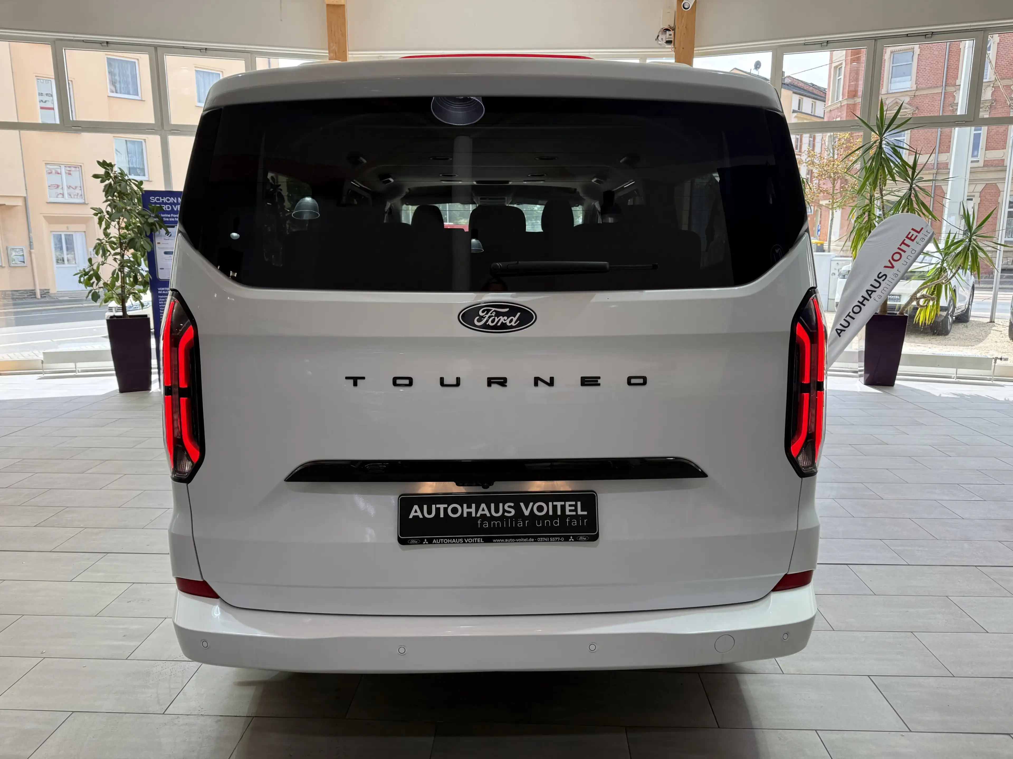 Ford Tourneo Custom Titanium L2 Matrix-LED / 3-Zonen-Klima / 70L Tank — photo 6