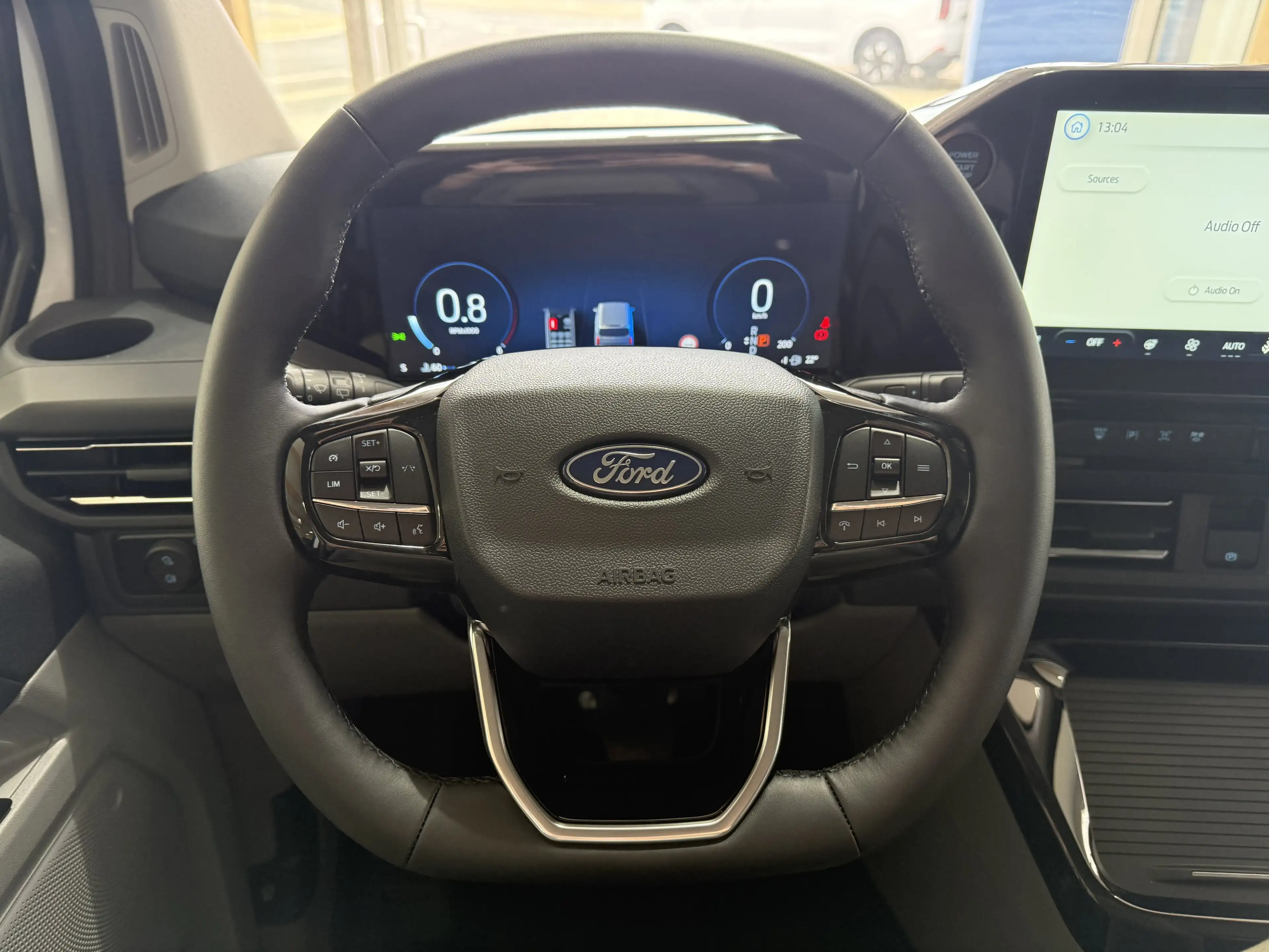Ford Tourneo Custom Titanium L2 Matrix-LED / 3-Zonen-Klima / 70L Tank — photo 11