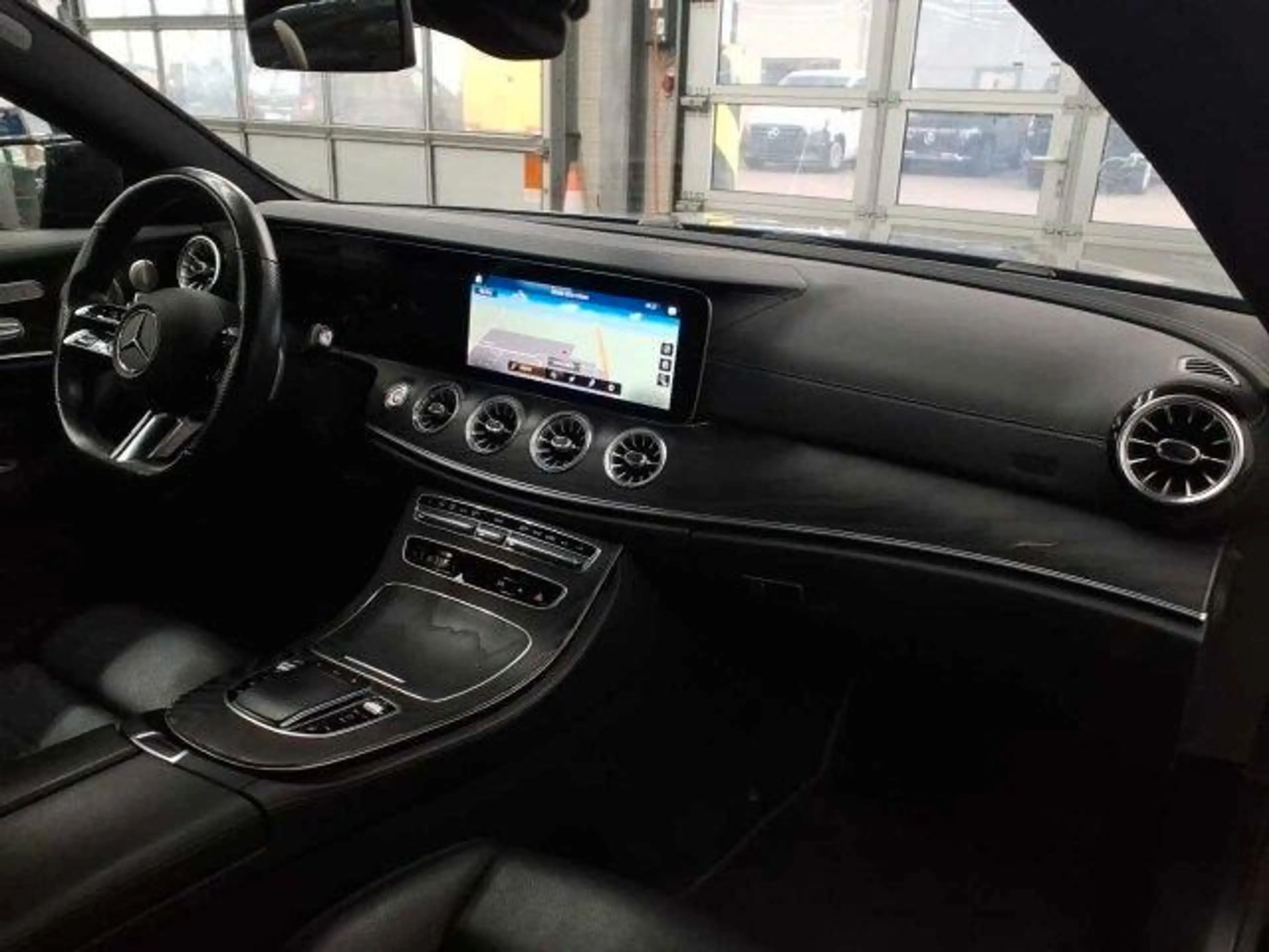 Mercedes-Benz E 450 4M AMG Line Coupe SITZKLIM*PANO*BURM*MBEAM — photo 3