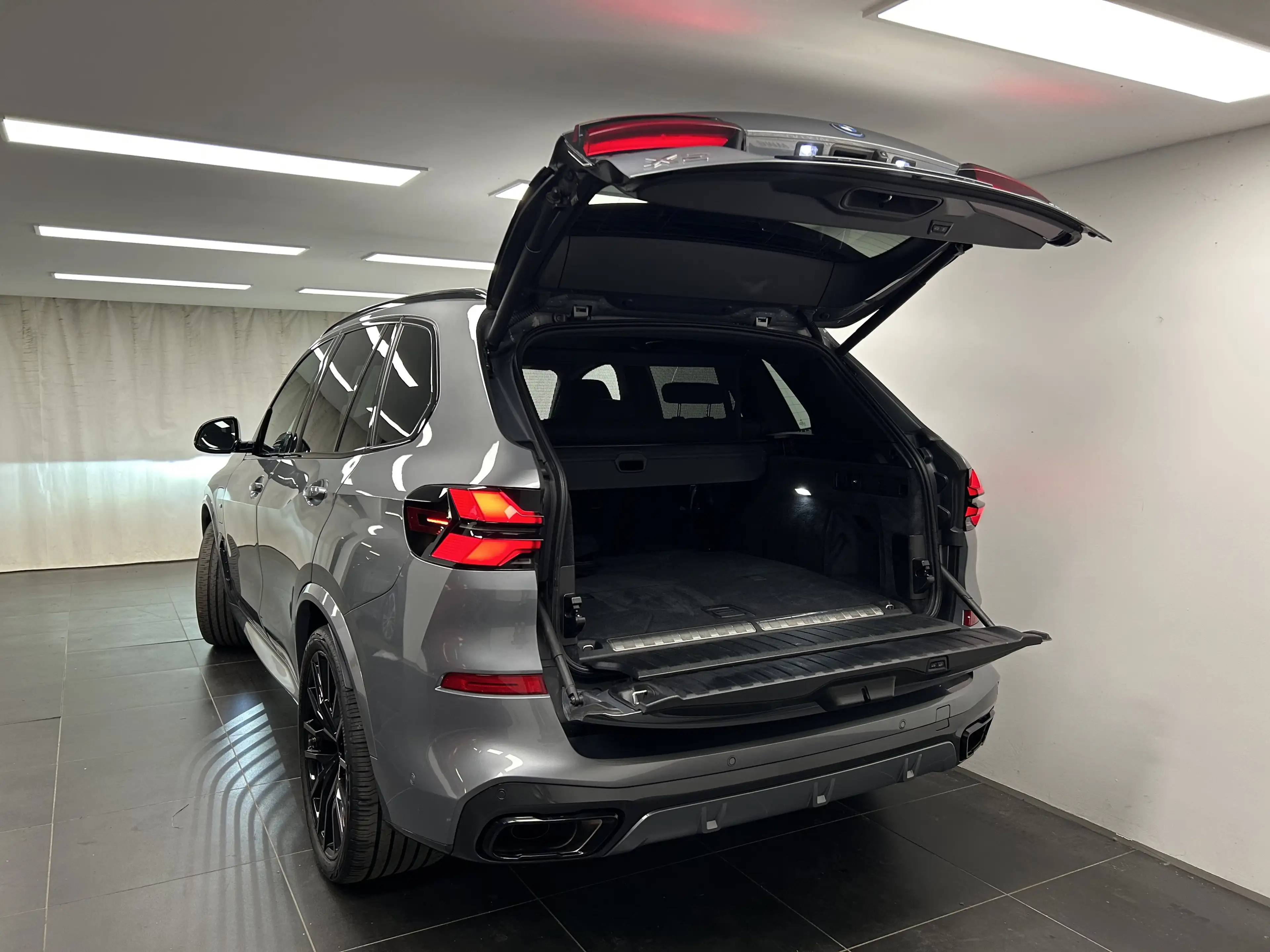 BMW X5 xDrive50e — photo 15