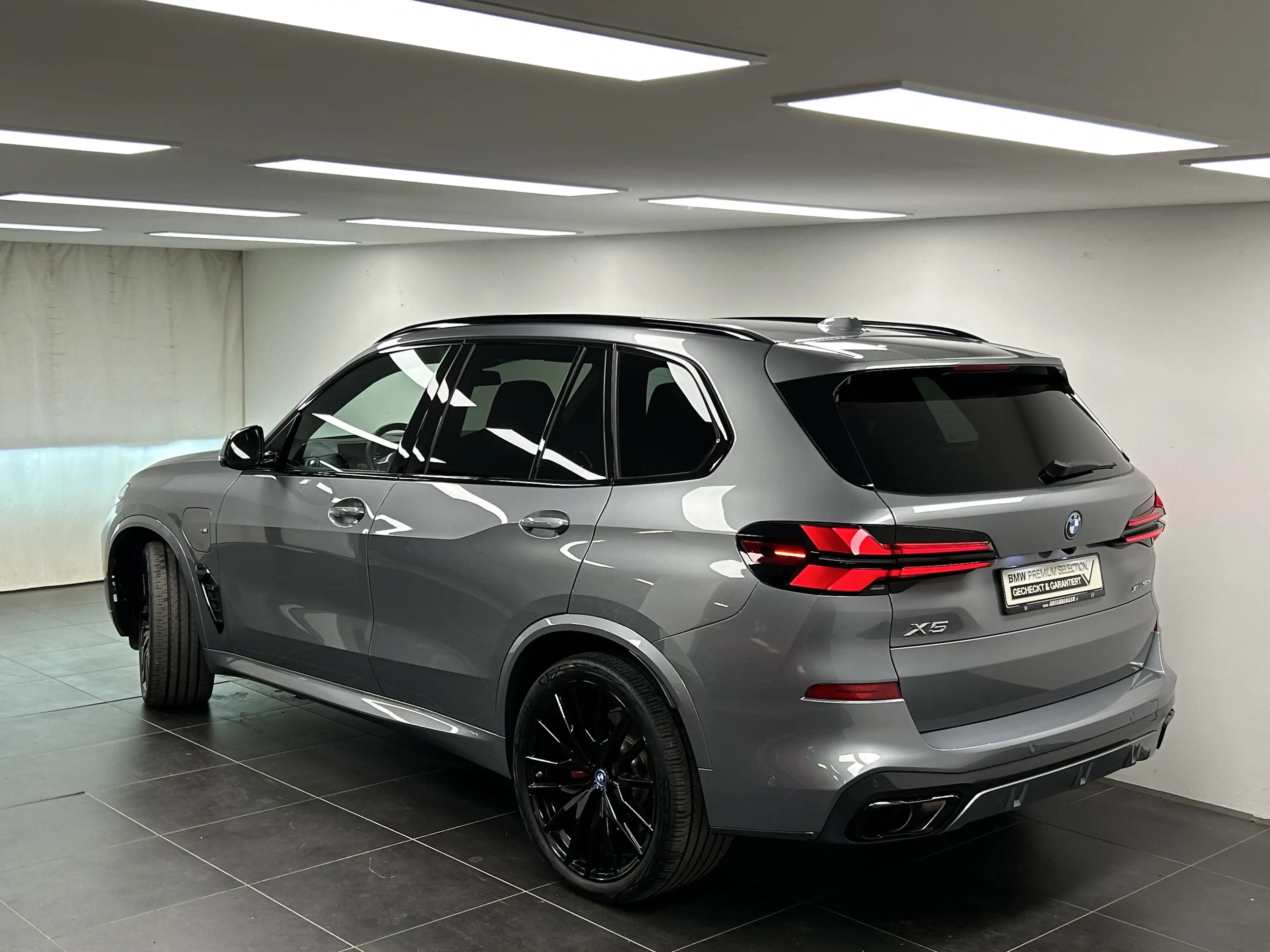 BMW X5 xDrive50e — photo 3