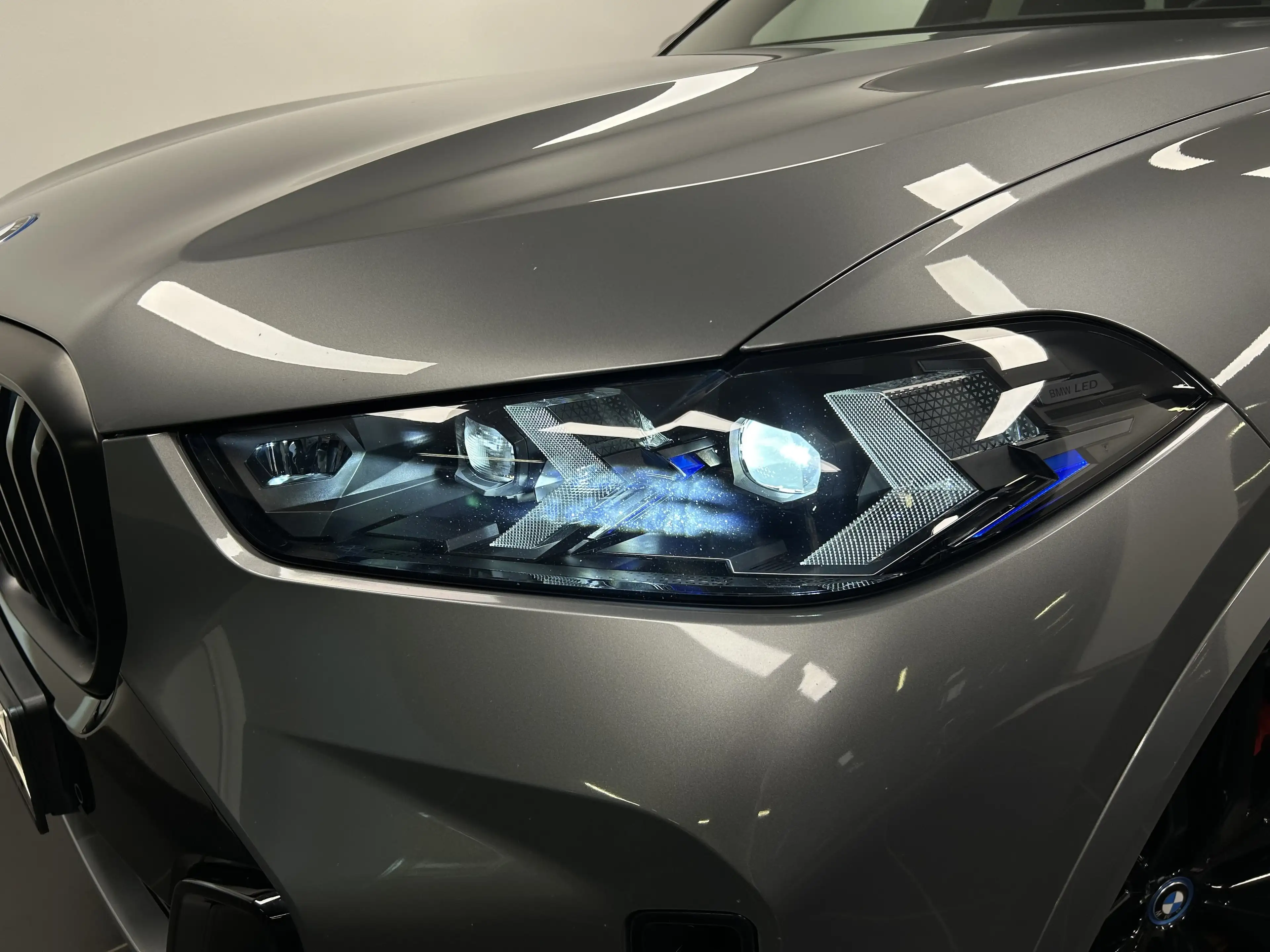 BMW X5 xDrive50e — photo 8