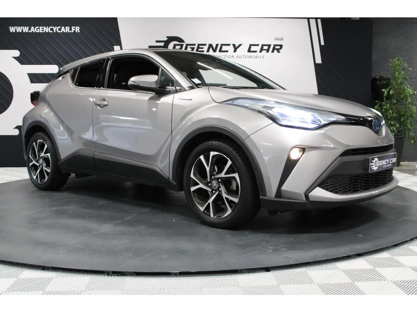 Toyota C-HR 2.0 Hybrid Edition BV e-CVT Fiabilité et Faible Conso Gris - 2