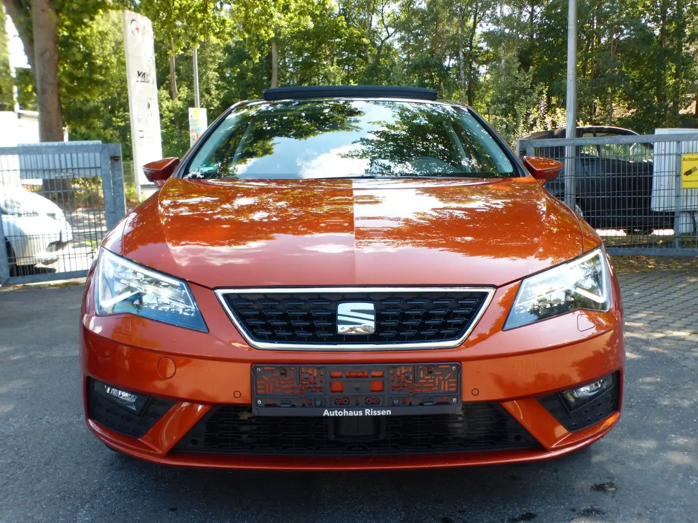 SEAT Leon 1.4 TGI Style Lim. Pano Automatik Kamera Orange - 2