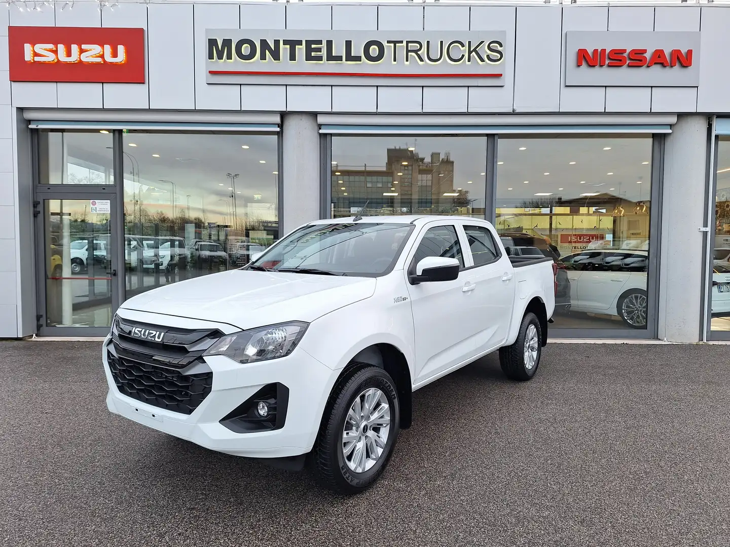 Isuzu D-Max 1.9td Crew N60BB+ 4x4 A/T Pronta Consegna 1000kg Bianco - 1