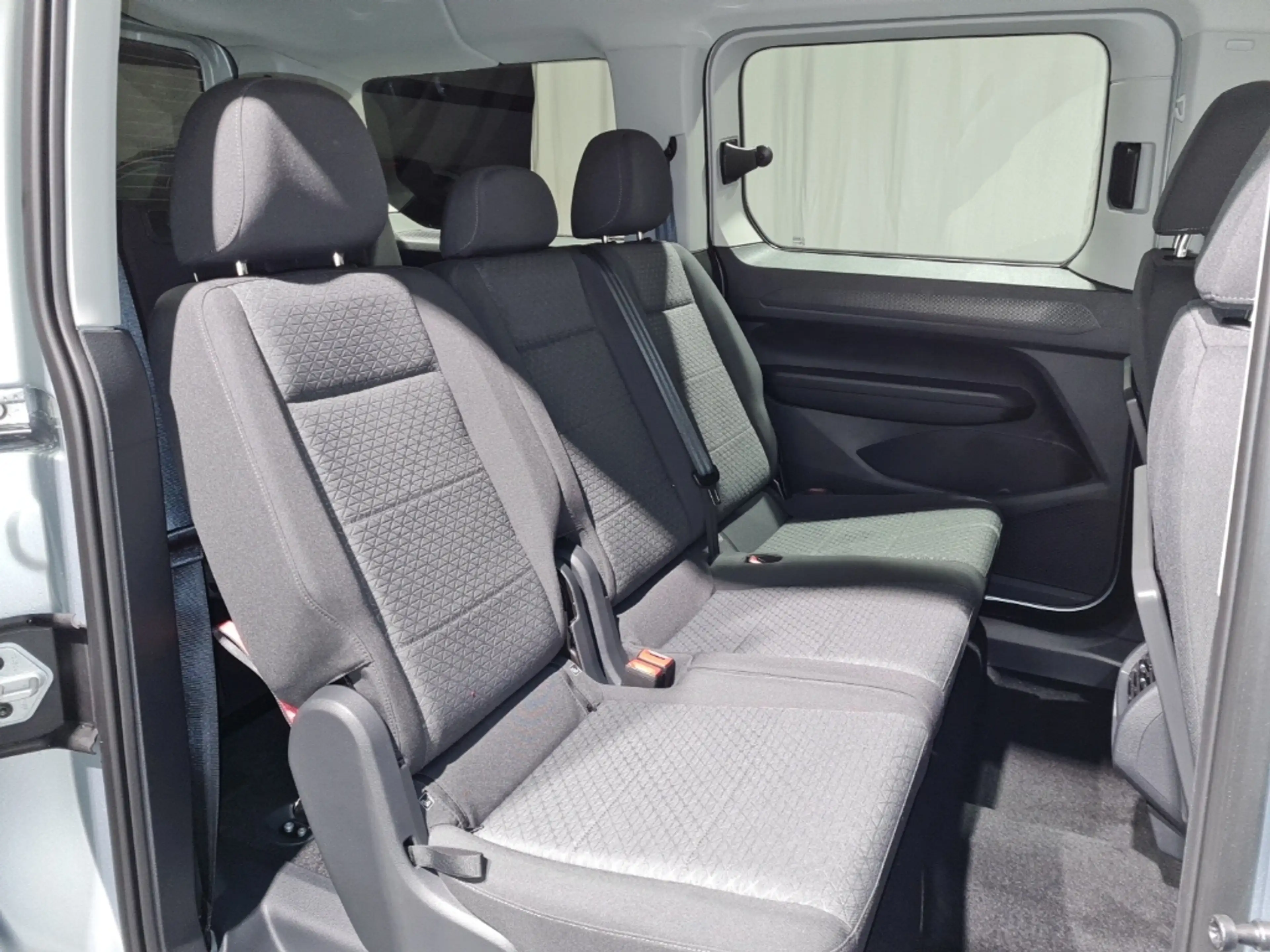 Ford Tourneo Connect L2-Titanium "AMF Rollstuhl-Umb." — photo 9