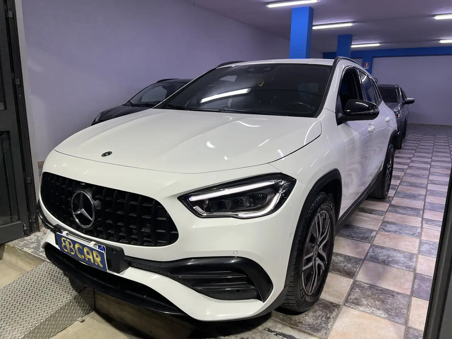 Mercedes-Benz GLA 200 d Premium auto ALLESTIMENTO AMG - 2