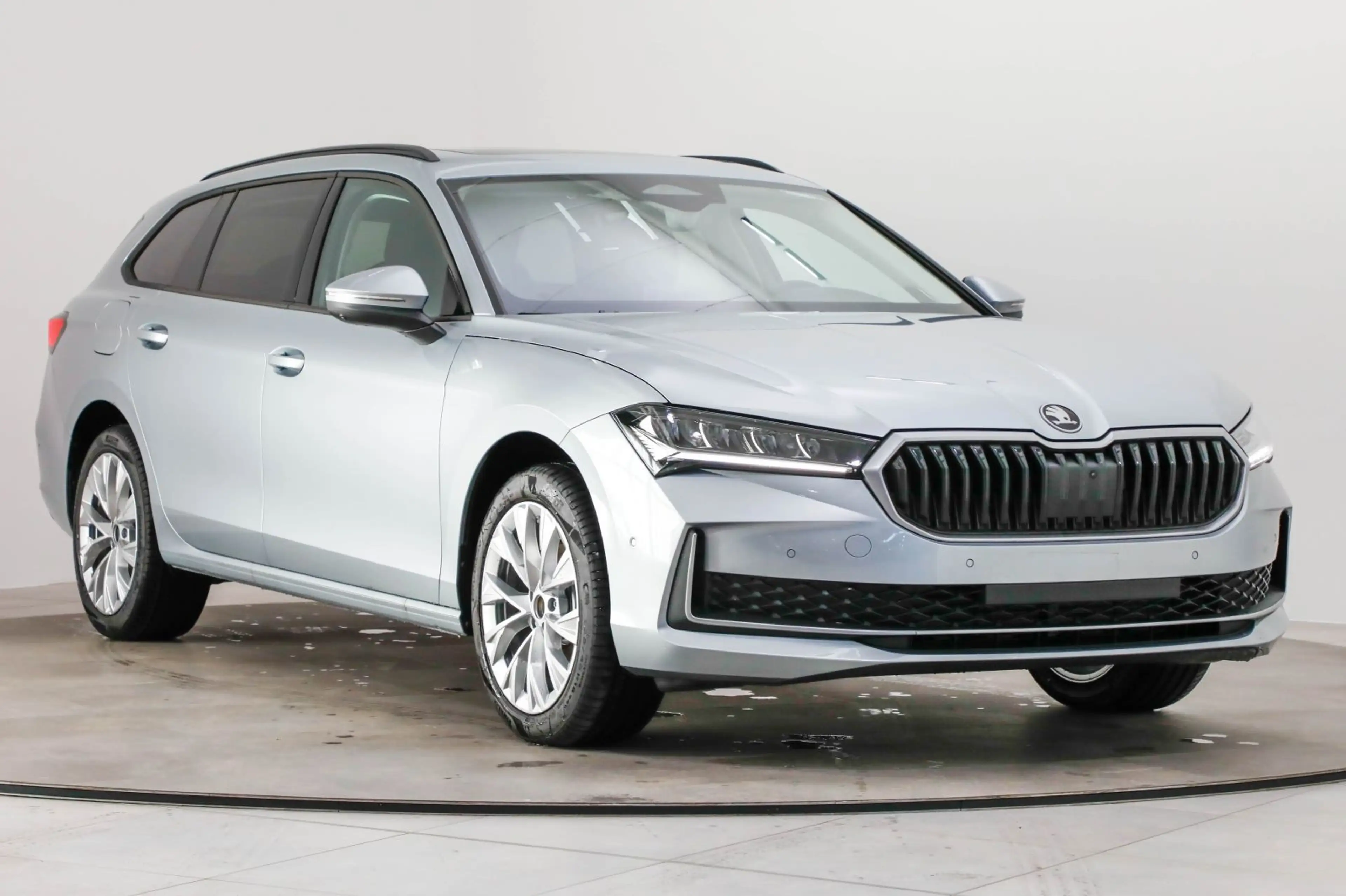 Skoda Superb Combi Selection 2,0 TDI 110 kW — photo 7