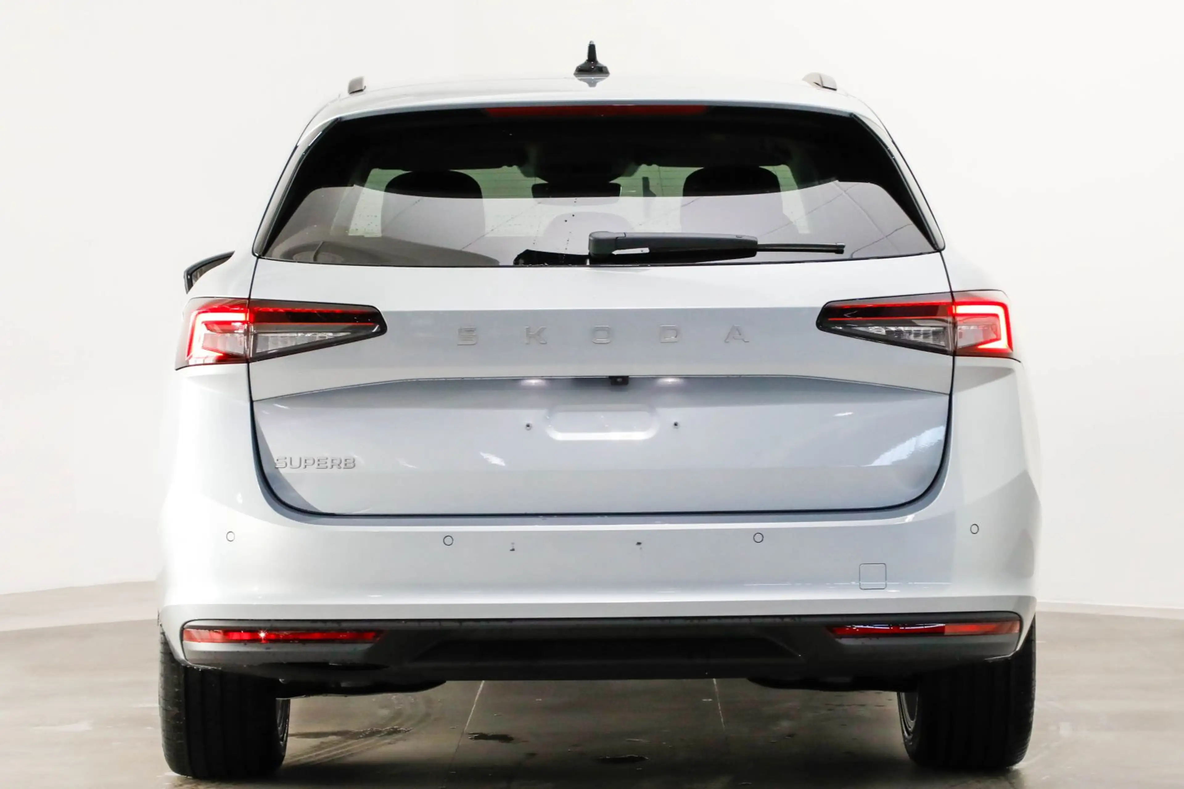 Skoda Superb Combi Selection 2,0 TDI 110 kW — photo 12