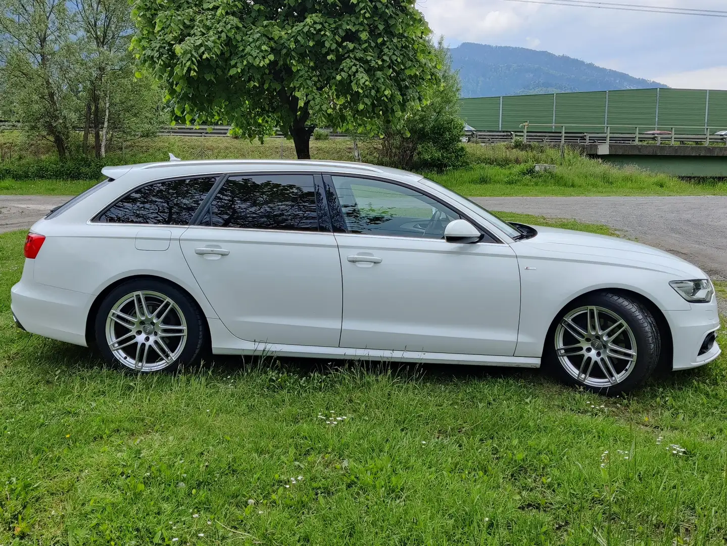 Audi A6 A6 Avant 2,0 TDI ultra s-tronic Weiß - 2