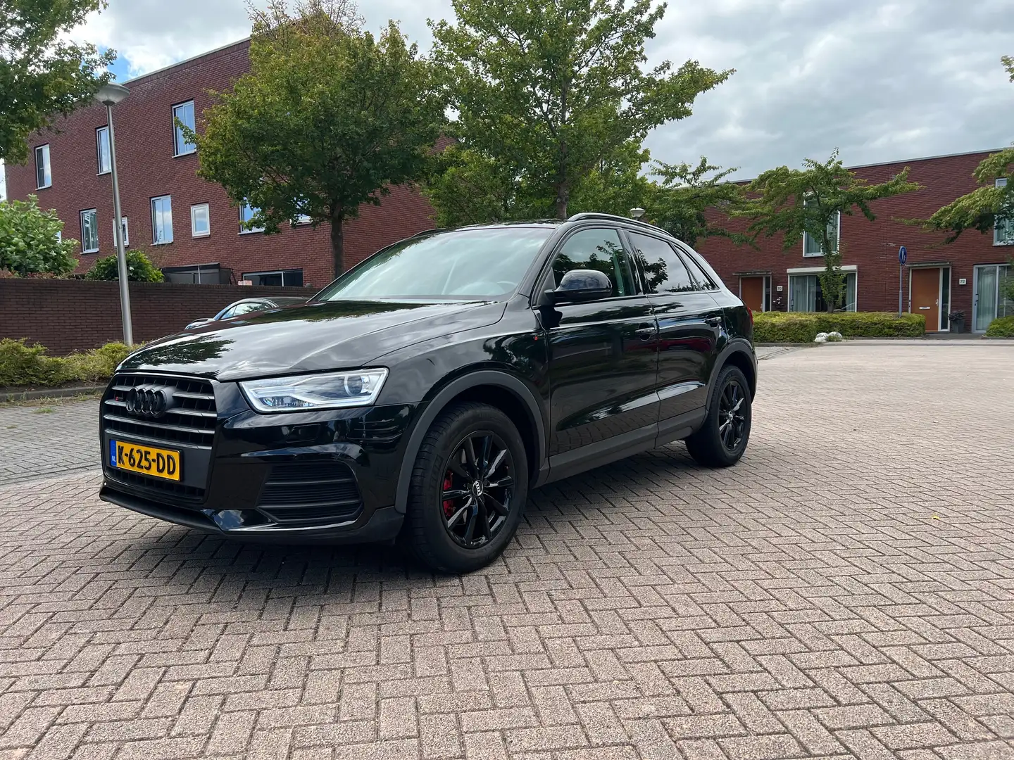 Audi Q3 Q3 1.4 TFSI CoD Sport Zwart - 2