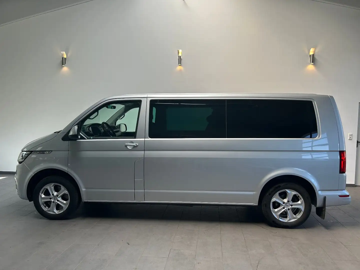 Volkswagen T6 Caravelle LED AHK app connect DSG LR lang 2 Silber - 2