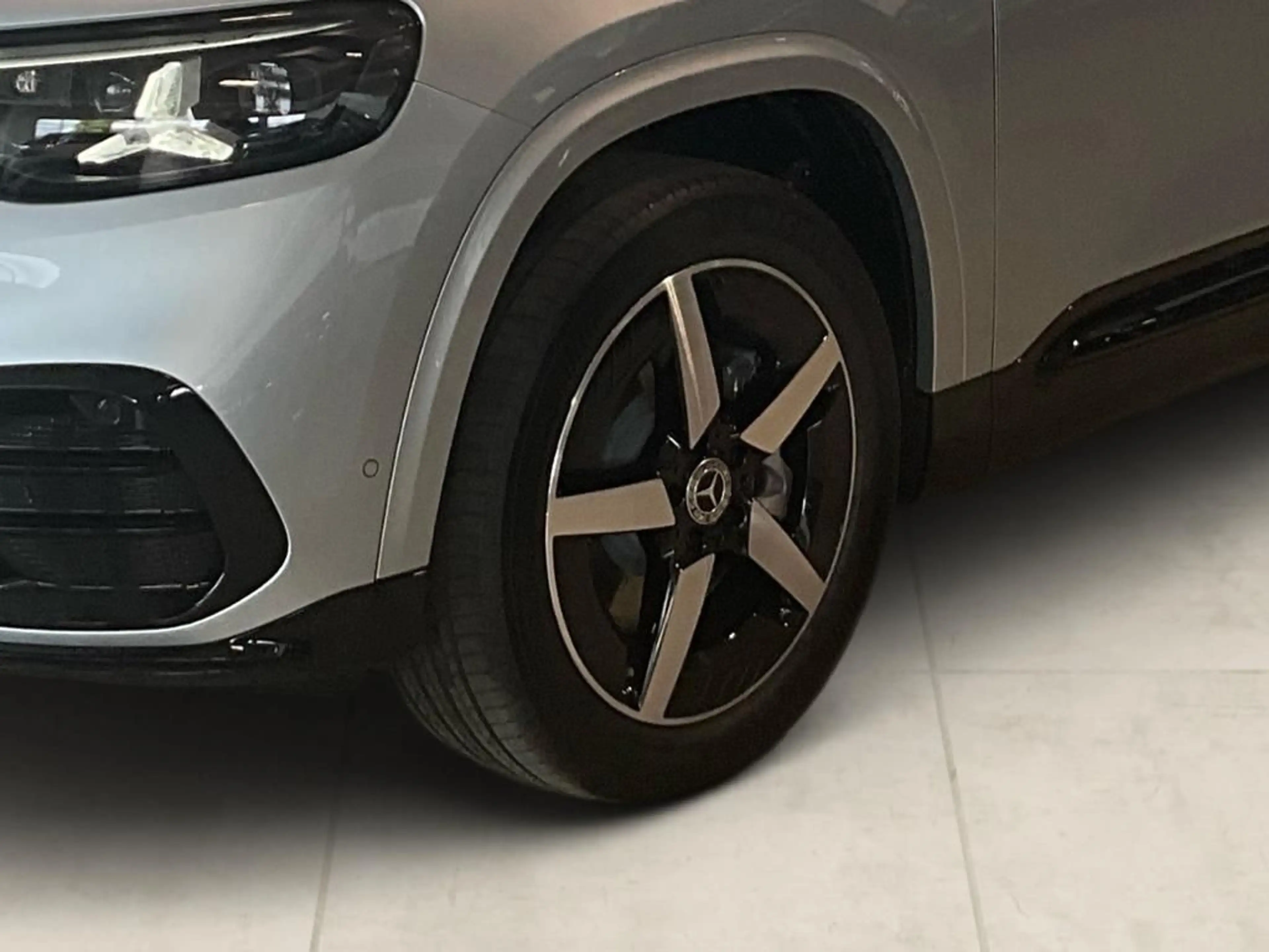 Mercedes-Benz GLB 250 + AMG Line AHK AUT DynLicht Fernlichtass. — photo 6