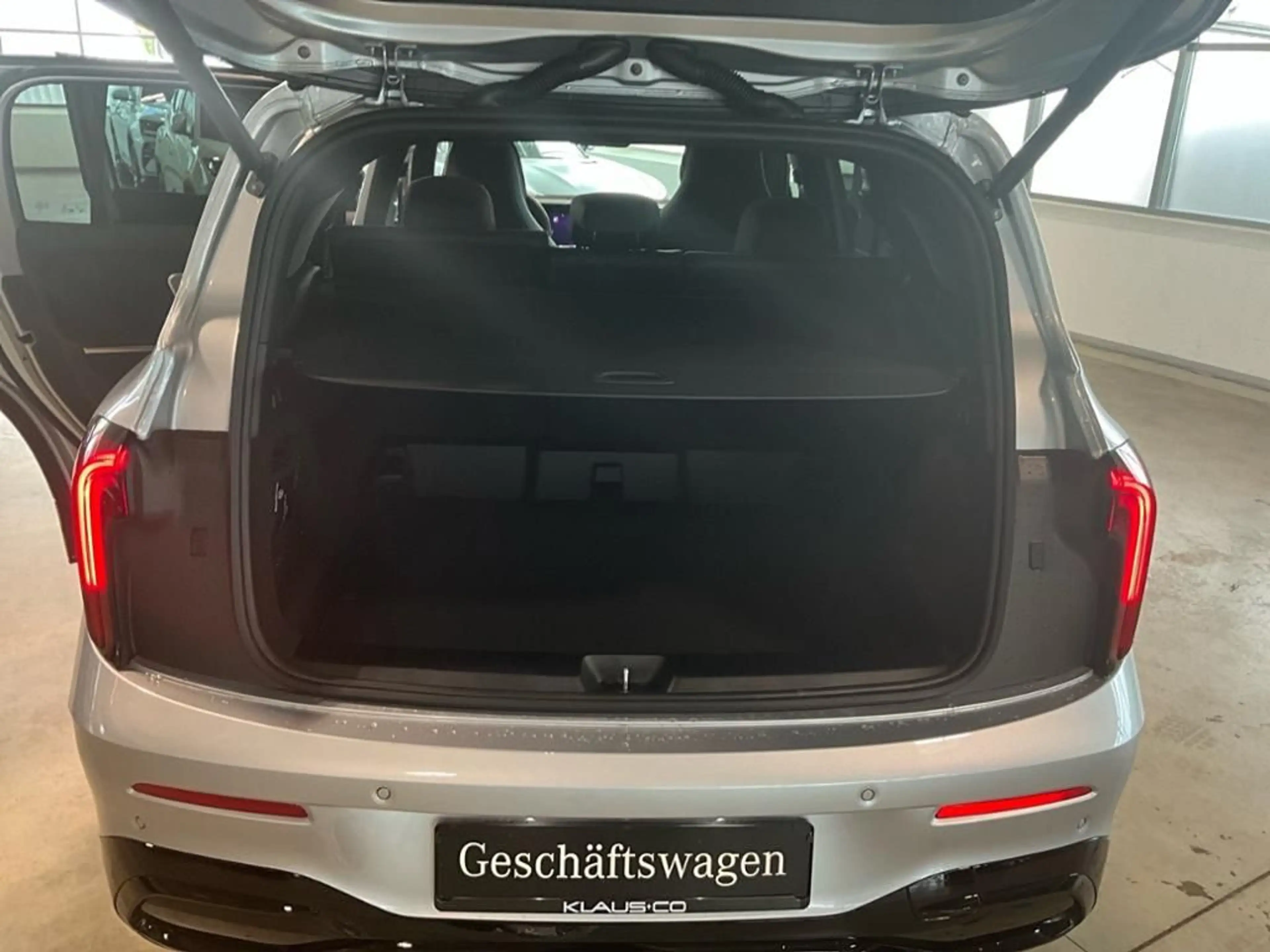 Mercedes-Benz GLB 250 + AMG Line AHK AUT DynLicht Fernlichtass. — photo 11