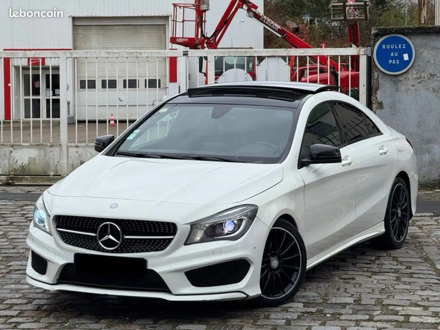 Mercedes-Benz CLA 200 Classe Mercedes 200 CDi 136CV PACK AMG 4MATIC Année 09-2015 163.000KM Certifié Garantie 6 Mois Bianco - 1