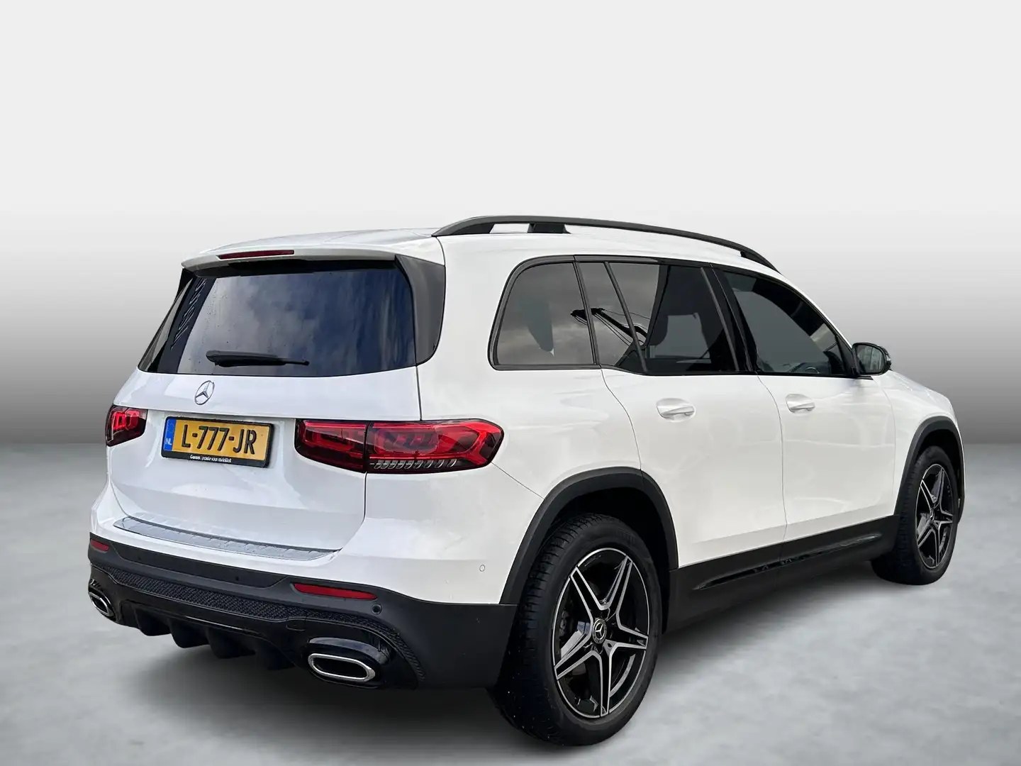 Mercedes-Benz GLB 200 AMG | Cruise Control | Stoelverwarming | Navigatie Wit - 2