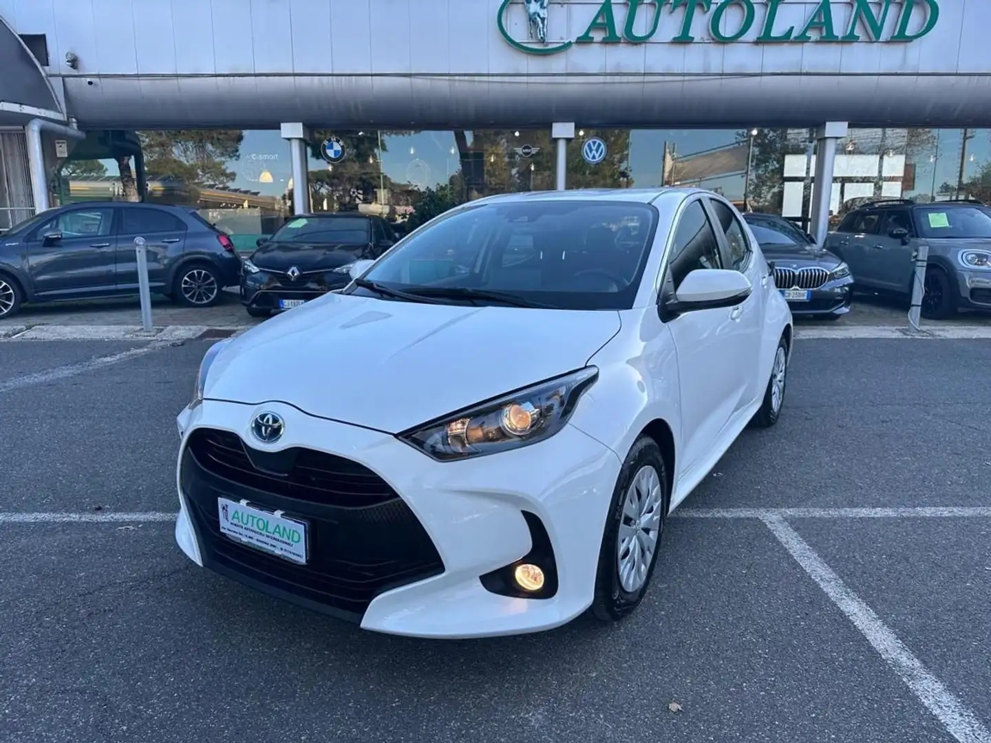 Toyota Yaris 1.5 Hybrid 5 porte Active Bianco - 1
