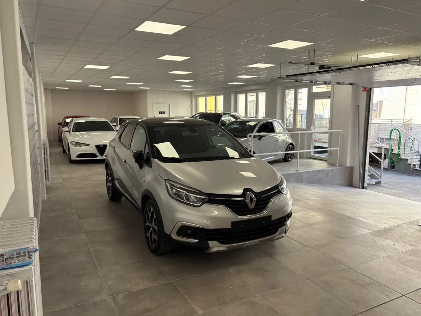 Renault Captur dCi 8V 90 CV EDC Sport Edition2 Gris - 2