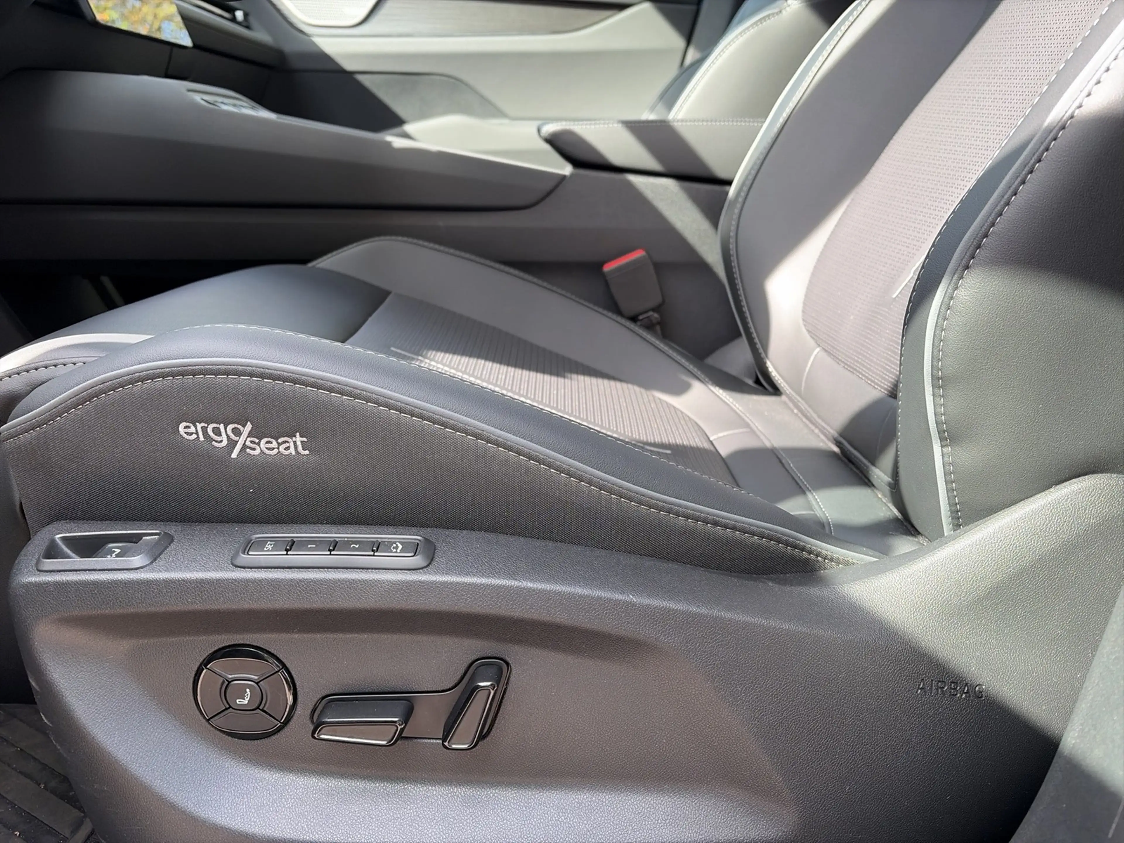 Skoda Peaq 90 SELECTION AHK eSITZE HEADUP WÄRMEPUMPE — photo 14