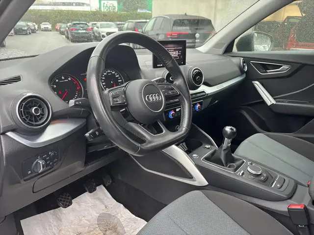 Audi Q2 view 10