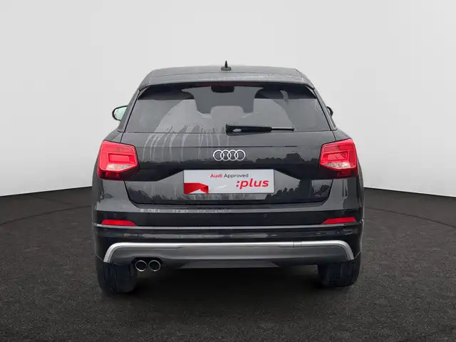 Audi Q2 view 6