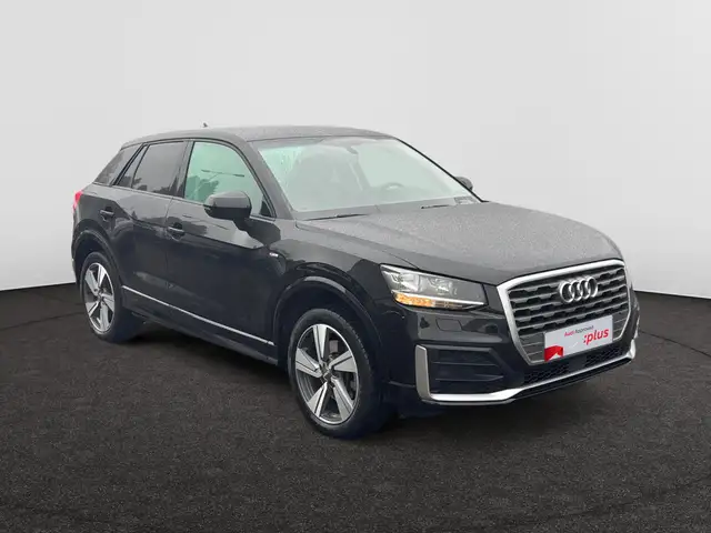 Audi Q2 view 4