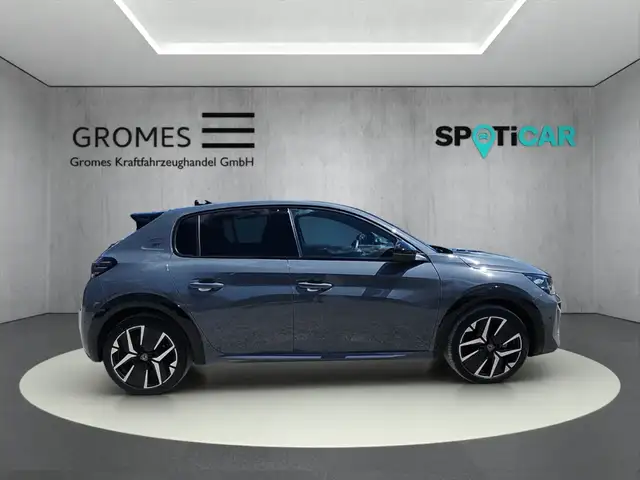 Peugeot 208 view 2