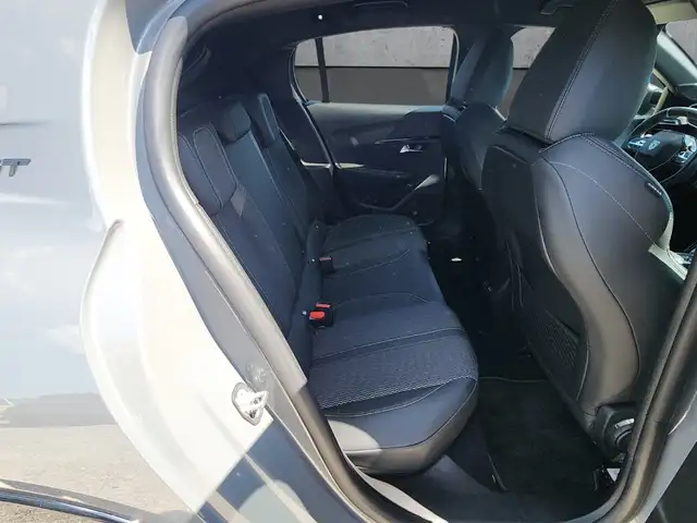 Peugeot 208 view 14