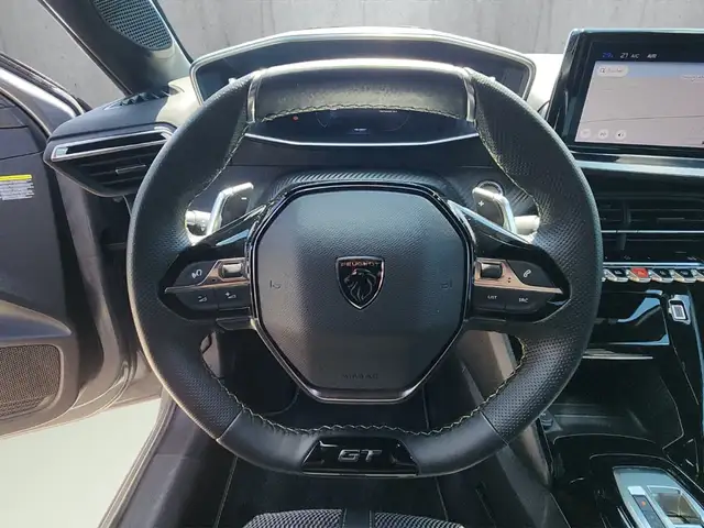 Peugeot 208 view 10