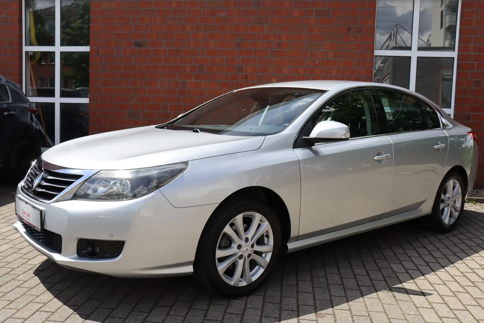 Renault Latitude 2.0 16V 140 Leder Keyless Klimaauto. Silber - 2