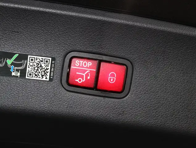 Mercedes-Benz GLC view 8