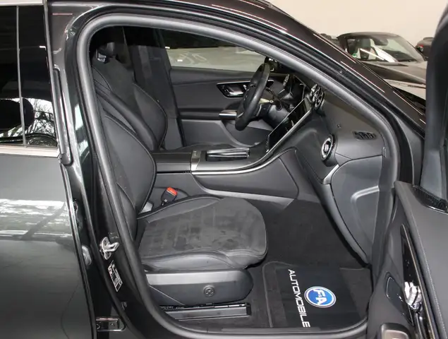 Mercedes-Benz GLC view 10