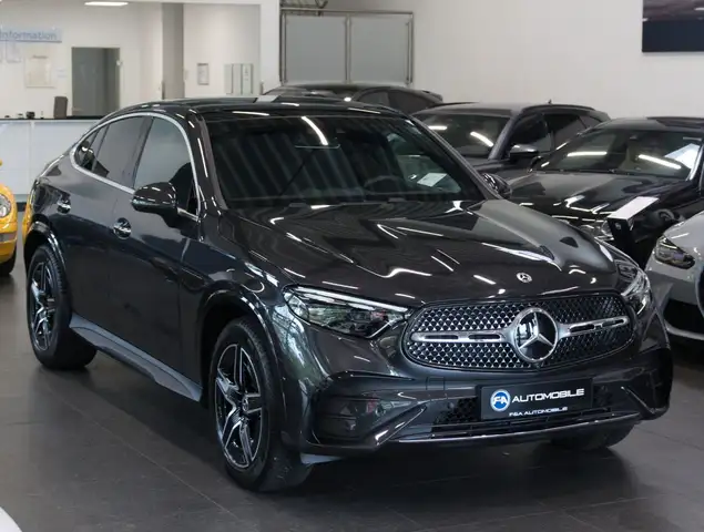 Mercedes-Benz GLC view 2