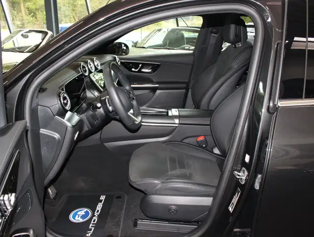 Mercedes-Benz GLC view 14