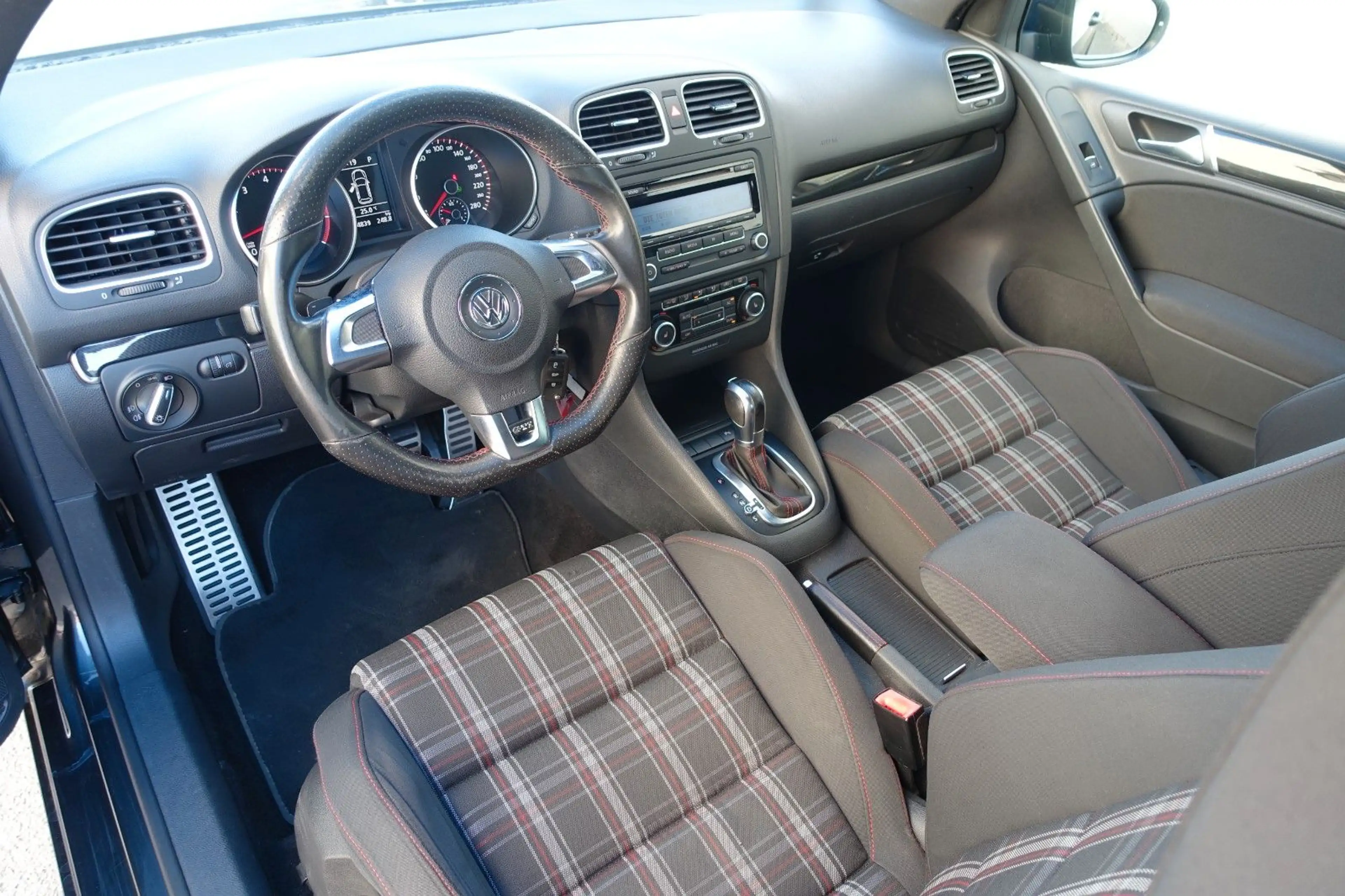 Volkswagen Golf VI GTI*XENON*LED*SHZ*PDC*18"BBS/ST-KETTE-NE — photo 14